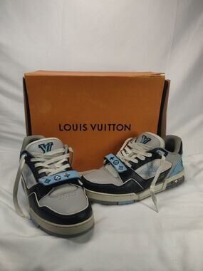Louis Vuitton | Shoes | Louis Vuitton Monogram Run Away  display picture 3